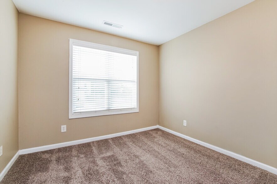 Building Photo - 146 Willowbrook Cir