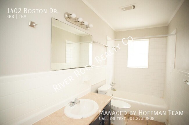 Building Photo - 1402 Boston Dr