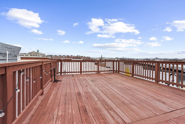 Building Photo - 309 E Lafayette Ave