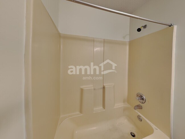 Building Photo - 2154 Meadow Glen Blvd