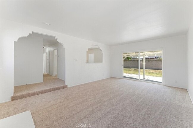 Building Photo - Move-In Ready 3-Bedroom Home on an Oversiz...
