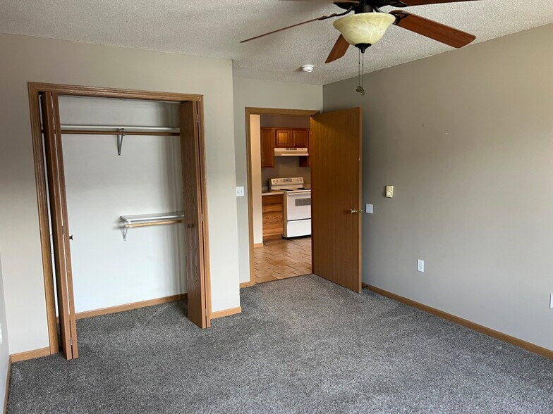 Building Photo - 2364 Wi 16