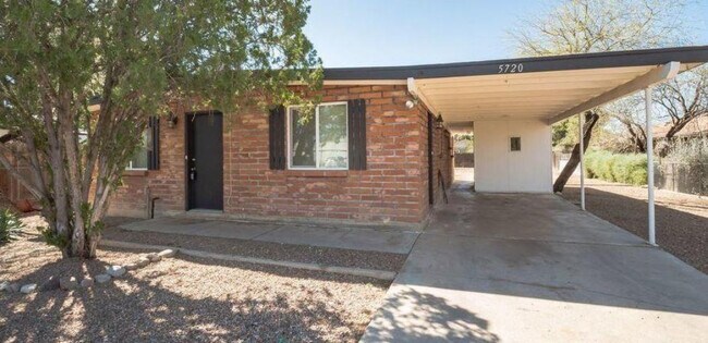 Building Photo - 5720 E Elida St, Tucson, AZ 85712
