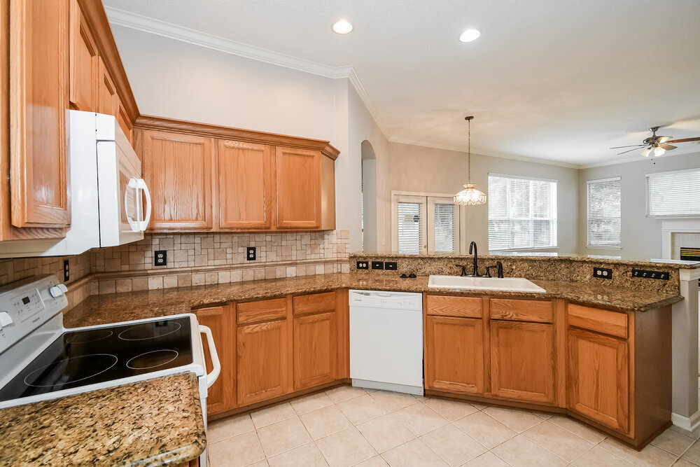 Building Photo - 755 Westminster Dr