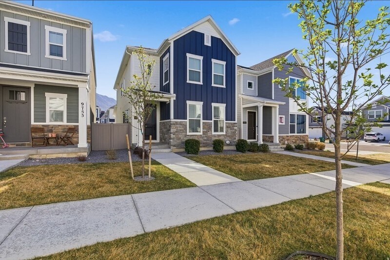 Building Photo - 9747 Ashgrove Ln