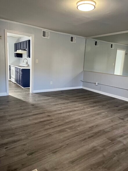 Building Photo - 17301 Warwick Blvd