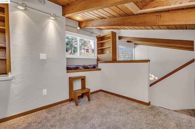 Building Photo - 57 Sereno Cir