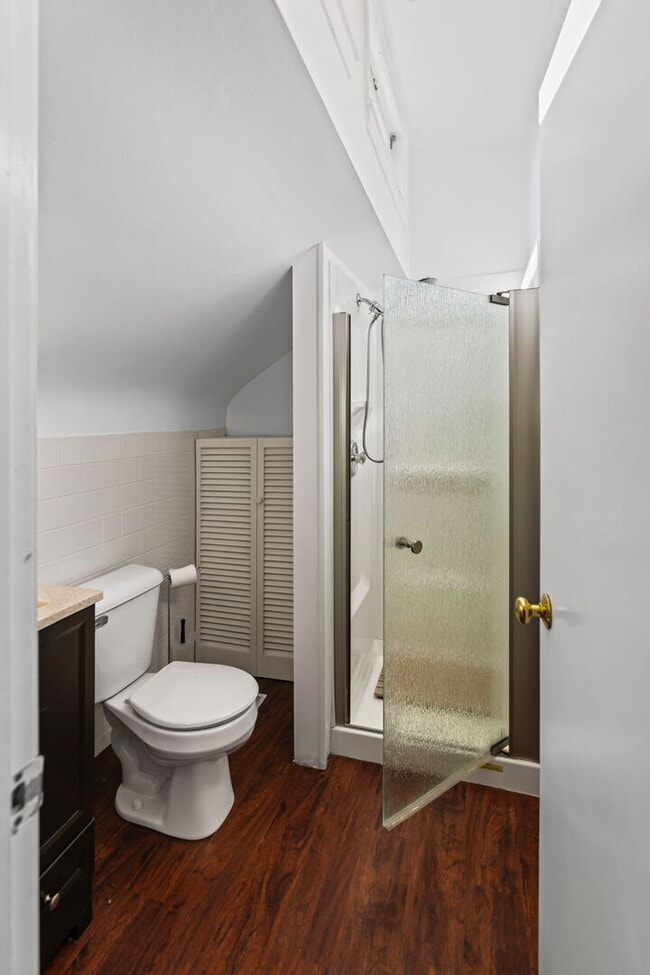 Building Photo - 836 W Everett Rd