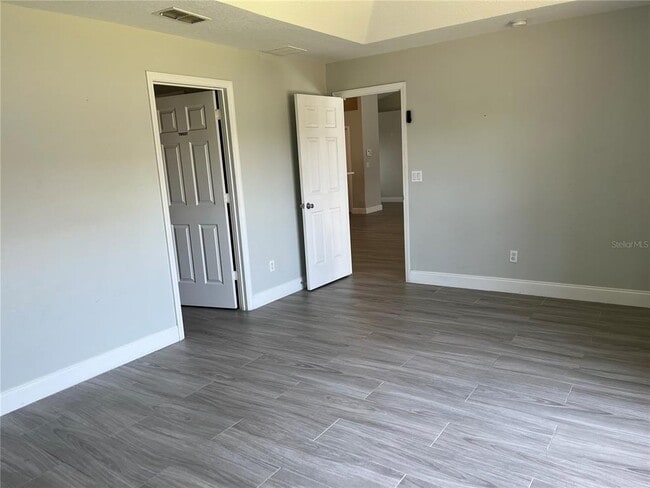 Building Photo - 3350 Countryside View Dr