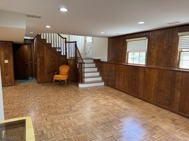 Building Photo - 76 Cider Mill Rd