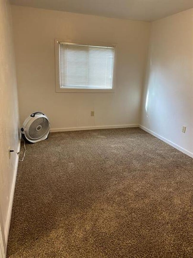 Building Photo - Fortuna 1 bedroom home