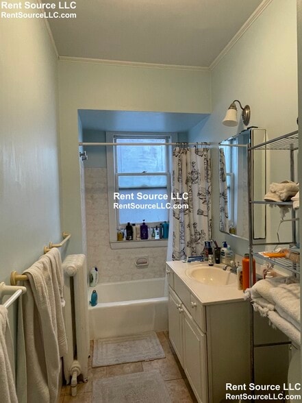 Building Photo - 32 Chatham St