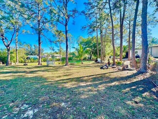 Building Photo - 13619 57th Pl N