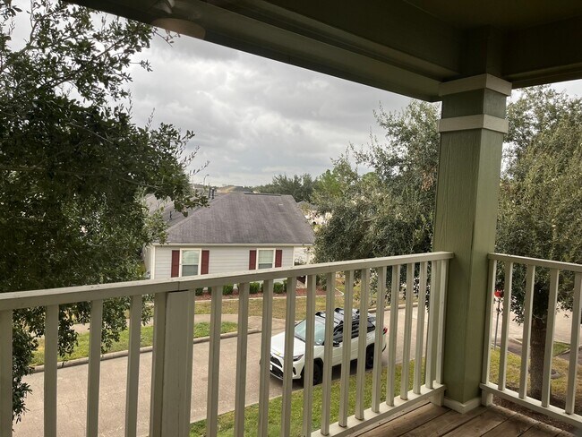 Building Photo - 20702 Settlers Lake Cir N