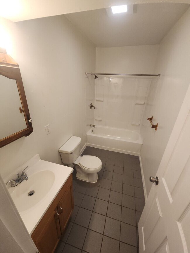 Building Photo - 111 Upton St