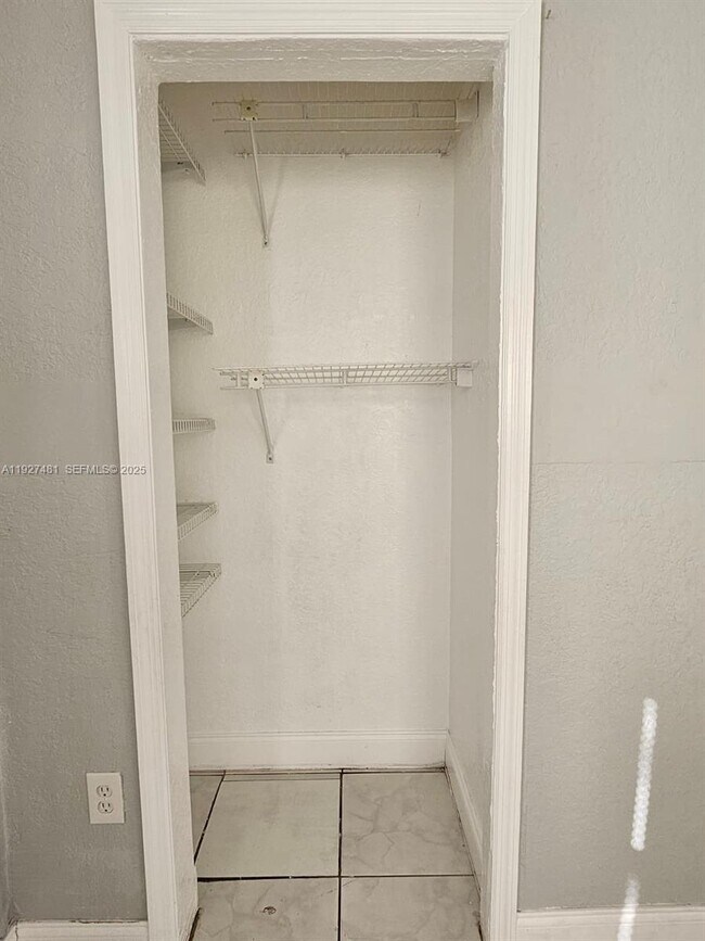 Building Photo - 701 N 70th Ave