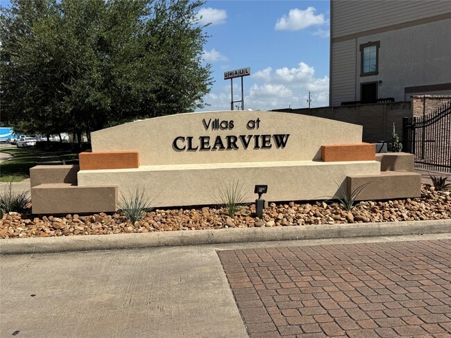 Building Photo - 10626 Clearview Villa Pl