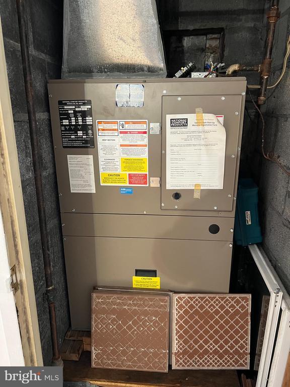 Building Photo - 9926 Haldeman Ave