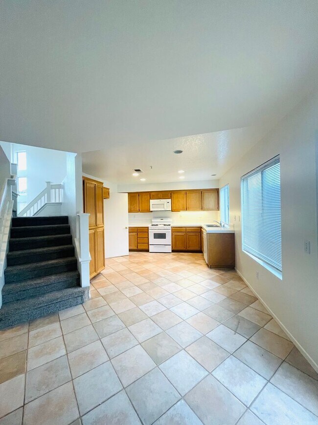 Building Photo - Heart of Ventura Living: Elegant Two-Story 4-Bedroom, 3-Bathroom Home