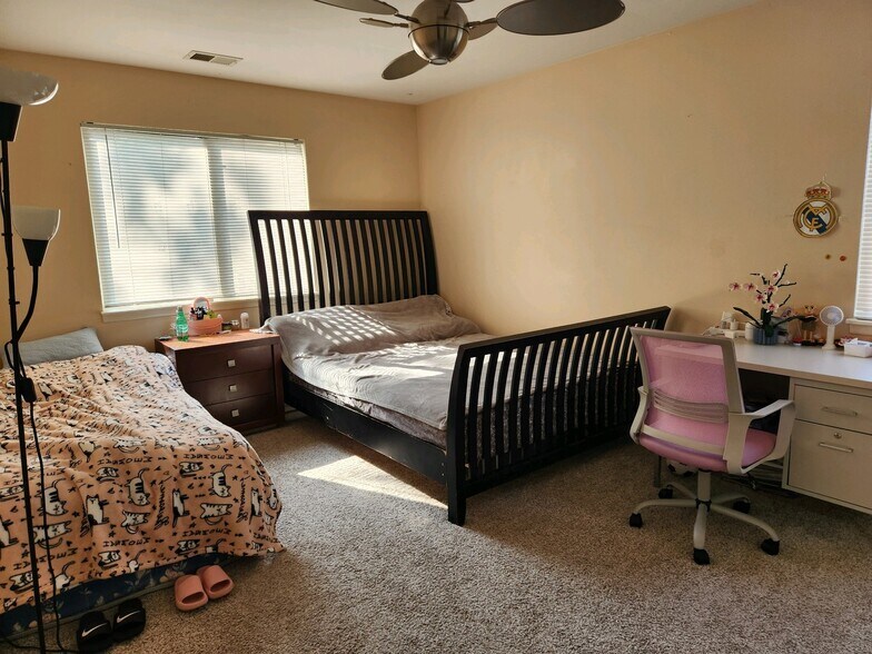 Building Photo - 1021 Boxwood Ct