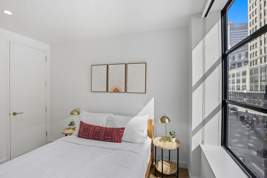 Building Photo - 980 6th Ave