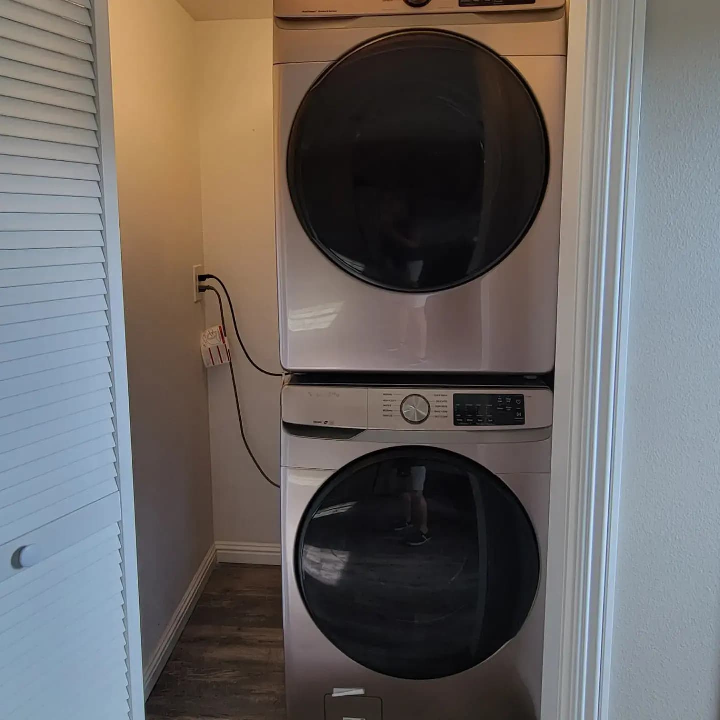 Building Photo - 2220 Norwalk Ave