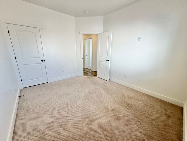 Building Photo - 1794 E Sunshine Trl
