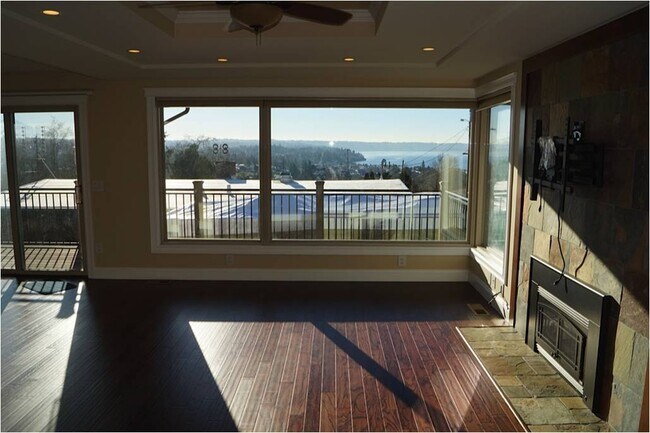 Building Photo - Spectacular Water View of Puget Sound and Mount Rainier