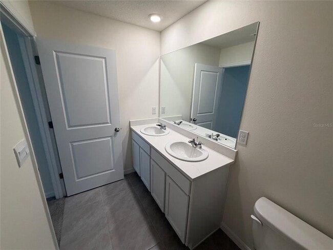 Building Photo - 6685 SW 81st Lp