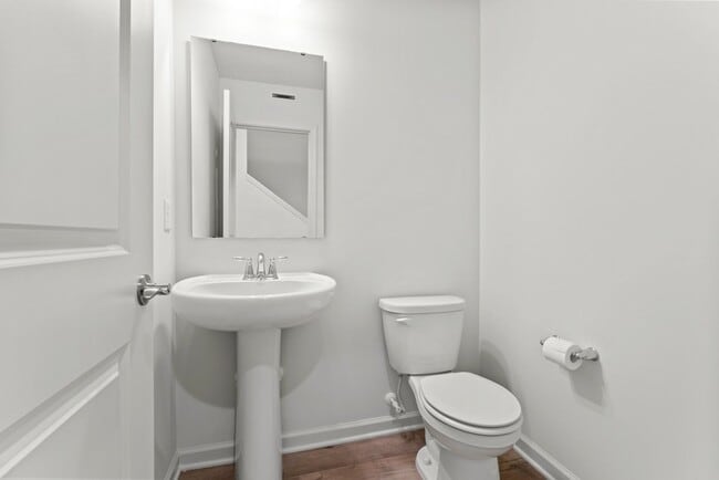 Building Photo - Luxury Townhome, Fishers Schools, Minutes from Shopping, Restaurants, and City Parks!