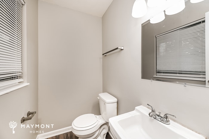 Building Photo - 833 Hoss Rd