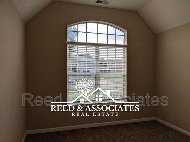 Building Photo - 9062 Gavin Dr