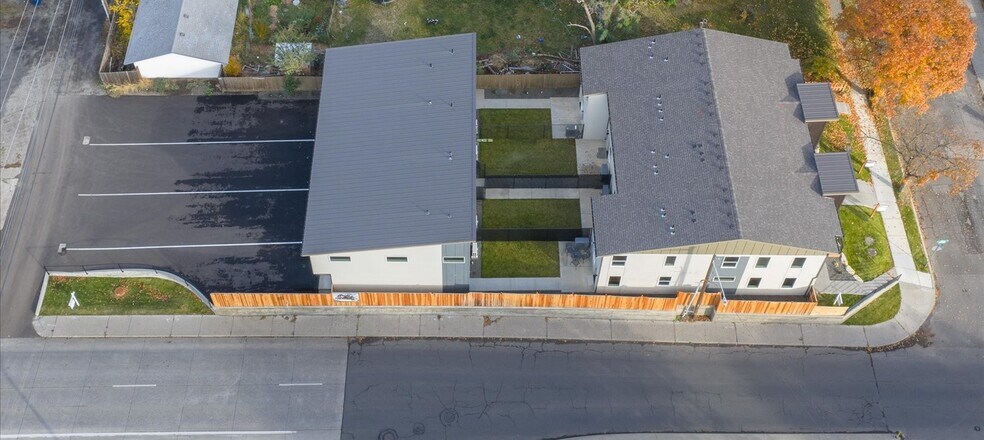 Building Photo - 3201 E 30th Ave