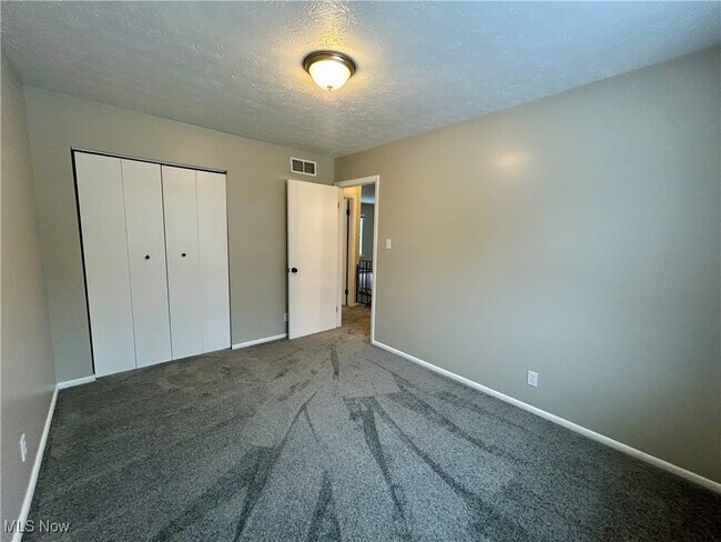 Building Photo - 4169 Vira Rd