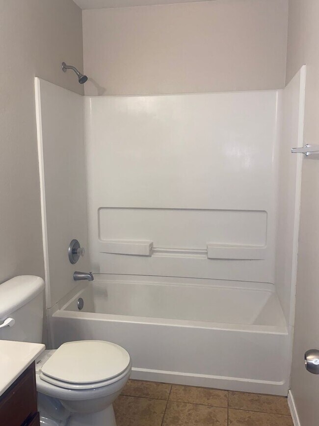 Building Photo - 3 BEDROOM, BELTON ISD