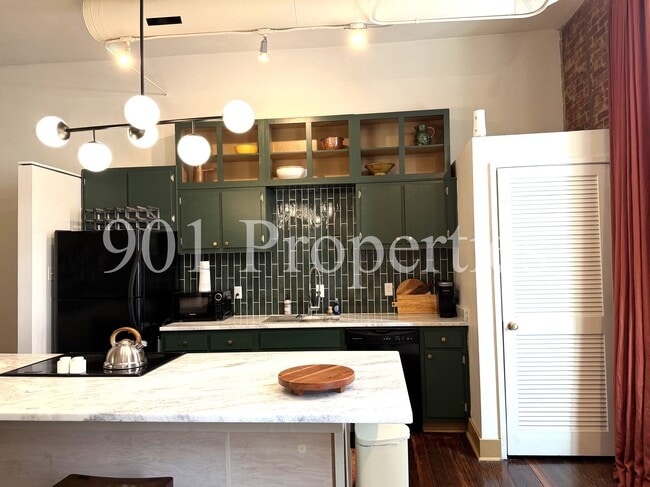 Building Photo - 66 S Front St