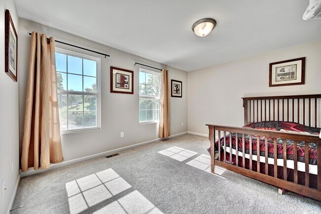 Building Photo - 19 Mel Lawn Dr