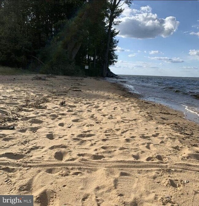 Building Photo - 2492 N Independence Dr