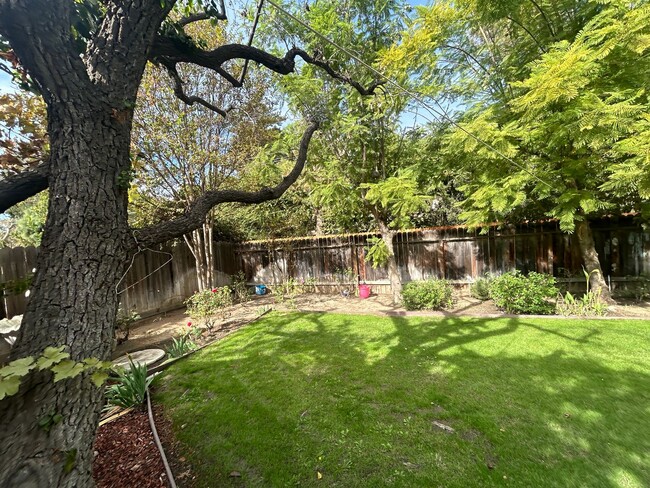 Building Photo - 2-story Single family home in the SW