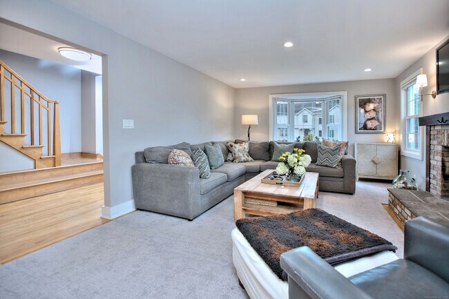 Building Photo - 8 Bauer Pl