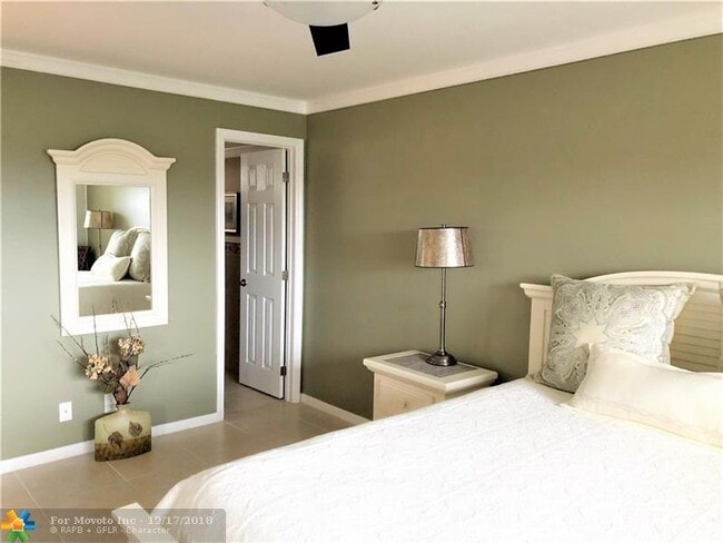 Building Photo - 2515 NE 1st Ct