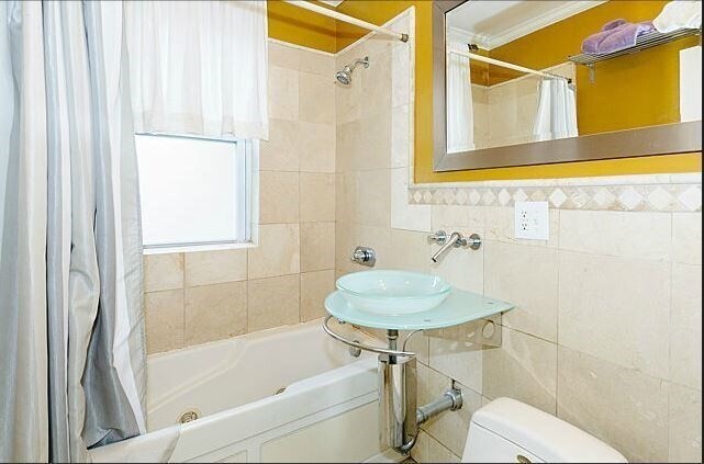 Building Photo - 10 Jamaicaway