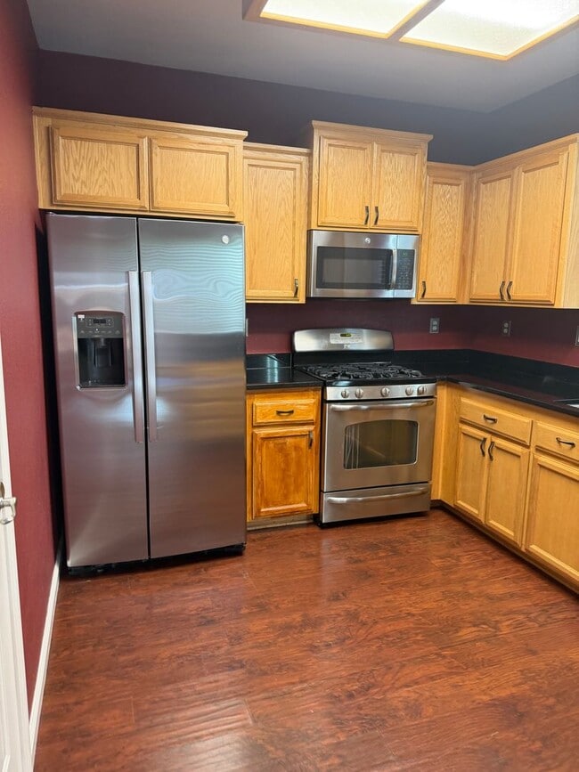 Building Photo - 4032 Vittoria Ln