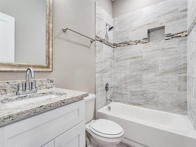 Building Photo - 3207 Karen St