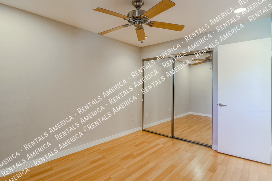 Building Photo - 1850 E Maryland Ave