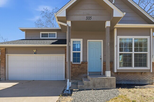 Building Photo - $1,840.95, 3-bed, 1.5-bath, located in Colorado Springs with a large backyard.