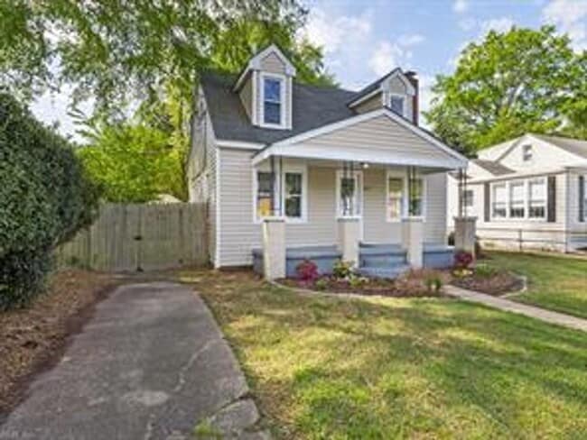 Building Photo - Check out this beautiful Cape Cod in the heart of Bayview!