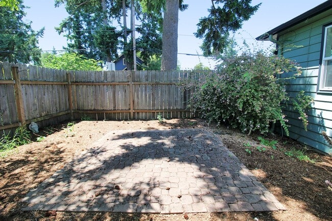 Building Photo - 6416 SE 80th Ave