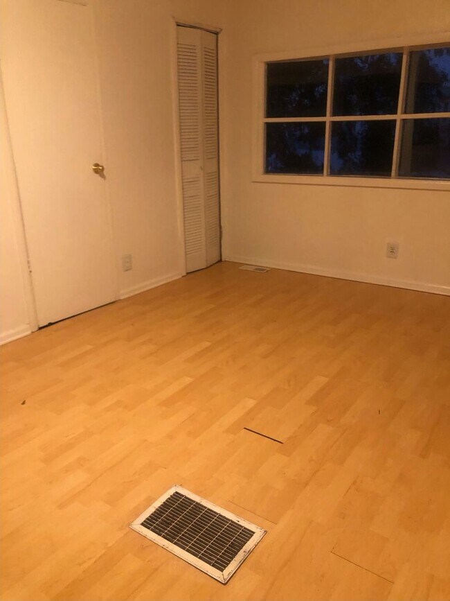 Building Photo - Welcome to the 3 Bedroom Mobile Home in Thornton! Located in the vibrant city of Denver, CO