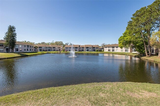 Building Photo - Beautifully Updated Condo